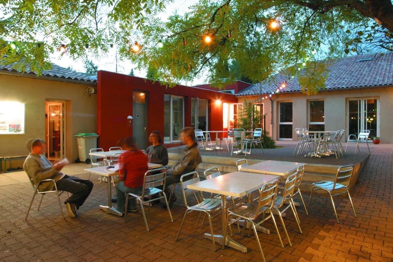 Auberge De Jeunesse Hi Nîmes Exterior photo