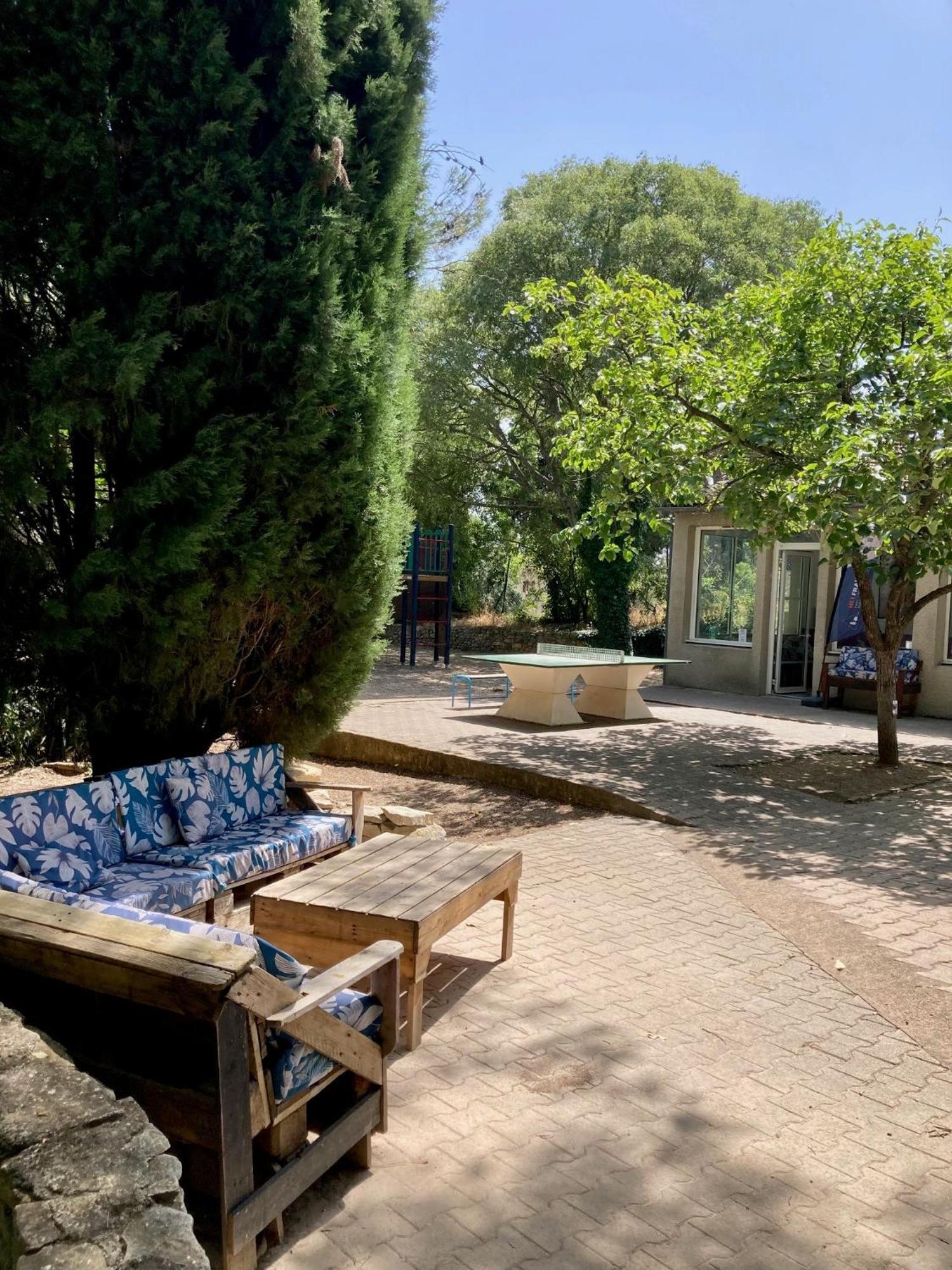 Auberge De Jeunesse Hi Nîmes Exterior photo